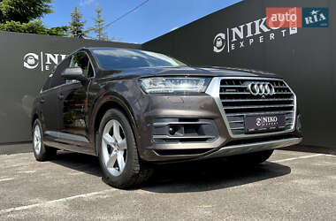 Позашляховик / Кросовер Audi Q7 2018 в 