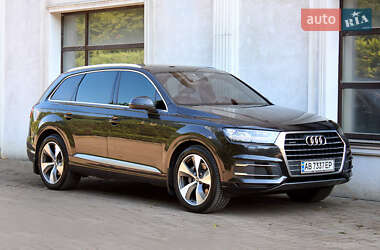 Позашляховик / Кросовер Audi Q7 2016 в 