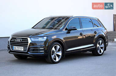 Позашляховик / Кросовер Audi Q7 2016 в 