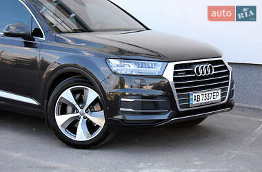 Позашляховик / Кросовер Audi Q7 2016 в 