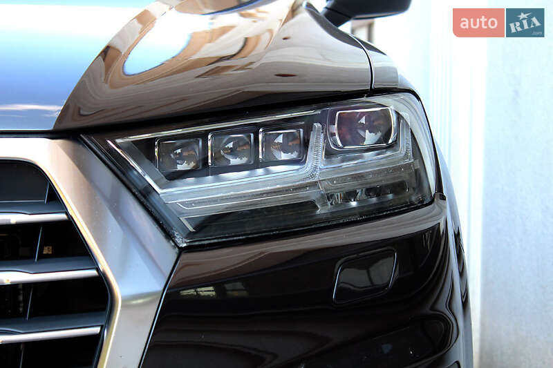 Позашляховик / Кросовер Audi Q7 2016 в Вінниці