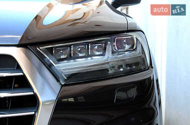 Позашляховик / Кросовер Audi Q7 2016 в 