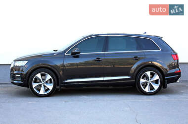 Позашляховик / Кросовер Audi Q7 2016 в 