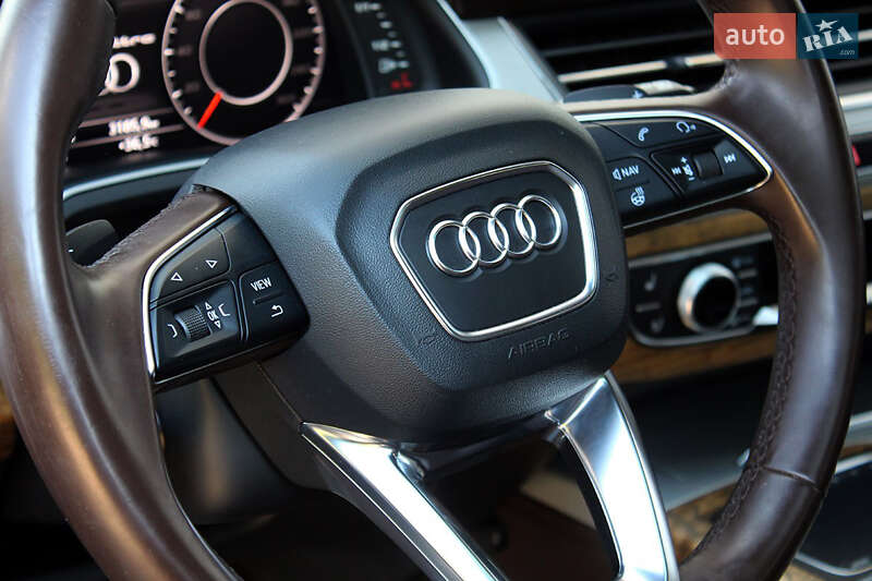 Позашляховик / Кросовер Audi Q7 2016 в Вінниці