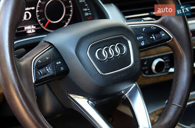 Позашляховик / Кросовер Audi Q7 2016 в 