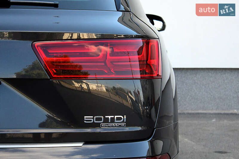 Позашляховик / Кросовер Audi Q7 2016 в Вінниці