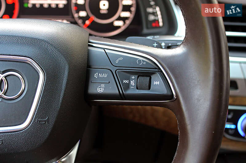 Позашляховик / Кросовер Audi Q7 2016 в Вінниці