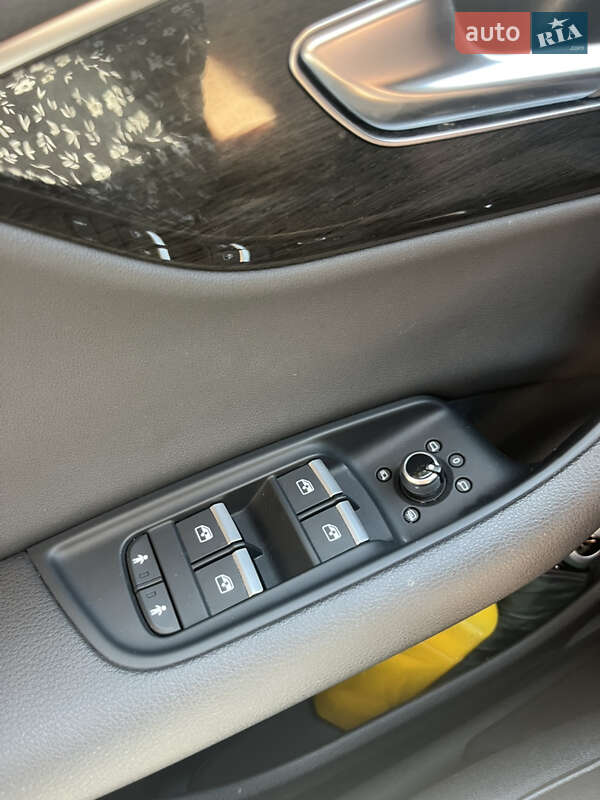 Позашляховик / Кросовер Audi Q7 2020 в Житомирі