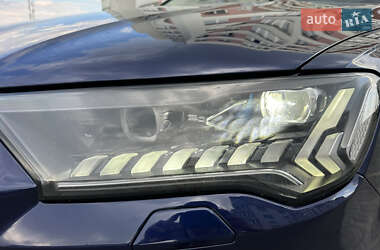 Позашляховик / Кросовер Audi Q7 2020 в 