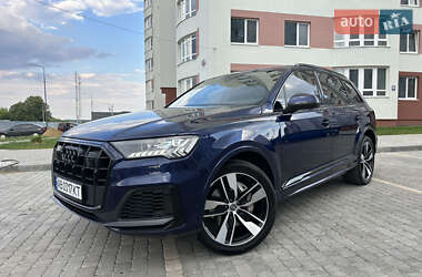 Позашляховик / Кросовер Audi Q7 2020 в 