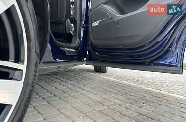 Позашляховик / Кросовер Audi Q7 2020 в 