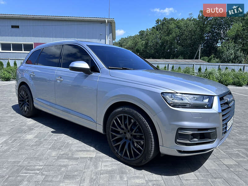Позашляховик / Кросовер Audi Q7 2017 в Луцьку