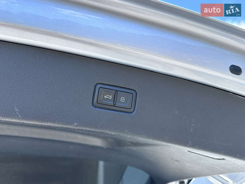 Позашляховик / Кросовер Audi Q7 2017 в Луцьку