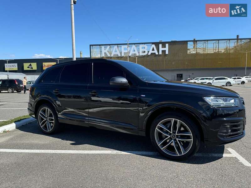 Позашляховик / Кросовер Audi Q7 2018 в Києві