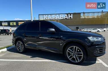 Внедорожник / Кроссовер Audi Q7 2018 в 