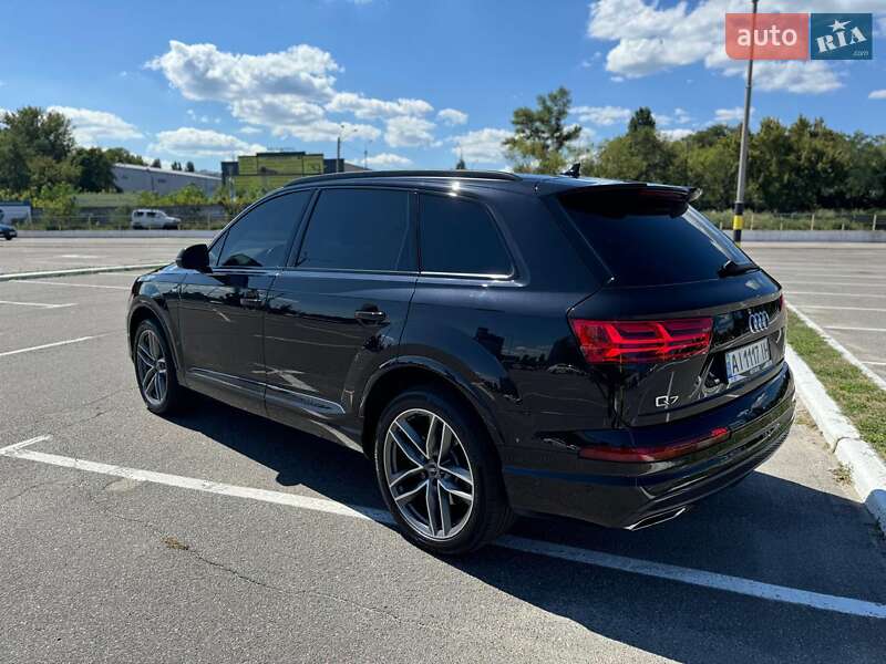Позашляховик / Кросовер Audi Q7 2018 в Києві