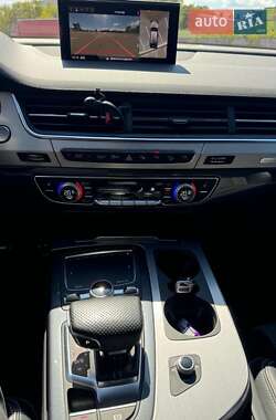 Внедорожник / Кроссовер Audi Q7 2018 в 