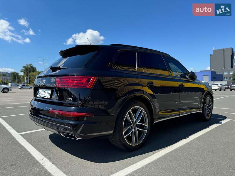 Позашляховик / Кросовер Audi Q7 2018 в Києві