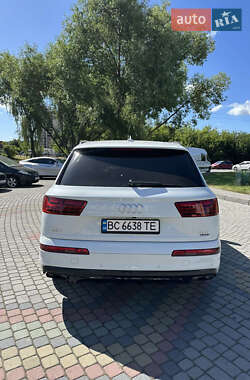 Позашляховик / Кросовер Audi Q7 2017 в 