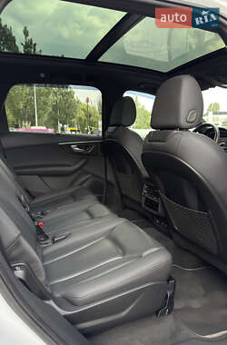 Внедорожник / Кроссовер Audi Q7 2020 в 