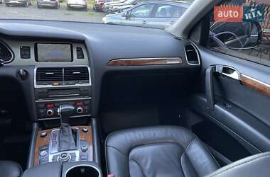 Позашляховик / Кросовер Audi Q7 2014 в 