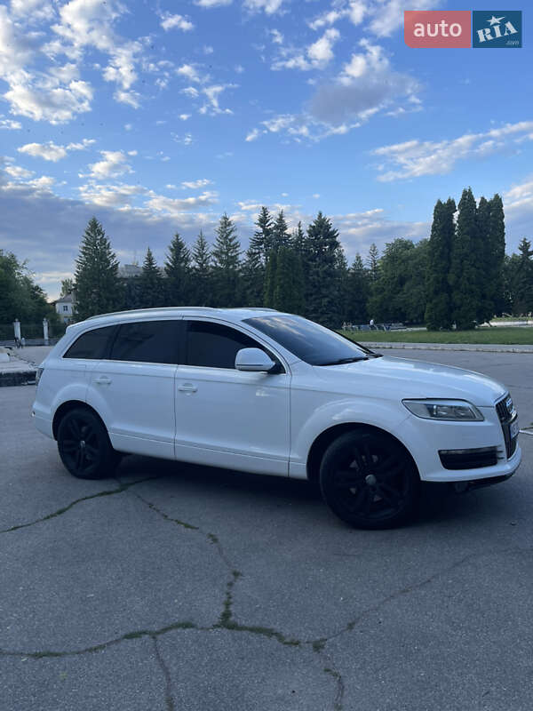 Внедорожник / Кроссовер Audi Q7 2006 в Желтых Водах