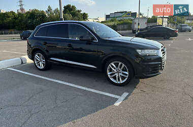 Позашляховик / Кросовер Audi Q7 2018 в 