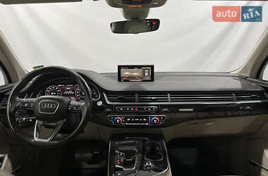 Внедорожник / Кроссовер Audi Q7 2017 в 