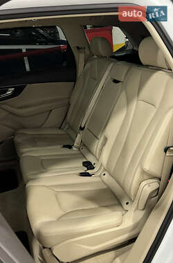 Внедорожник / Кроссовер Audi Q7 2017 в 