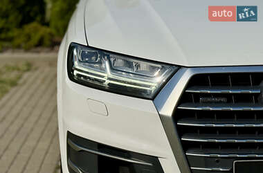 Внедорожник / Кроссовер Audi Q7 2018 в 