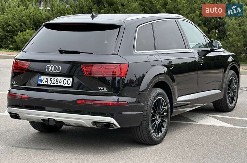Позашляховик / Кросовер Audi Q7 2017 в Києві