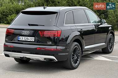 Внедорожник / Кроссовер Audi Q7 2017 в 