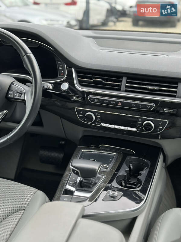Позашляховик / Кросовер Audi Q7 2016 в Івано-Франківську