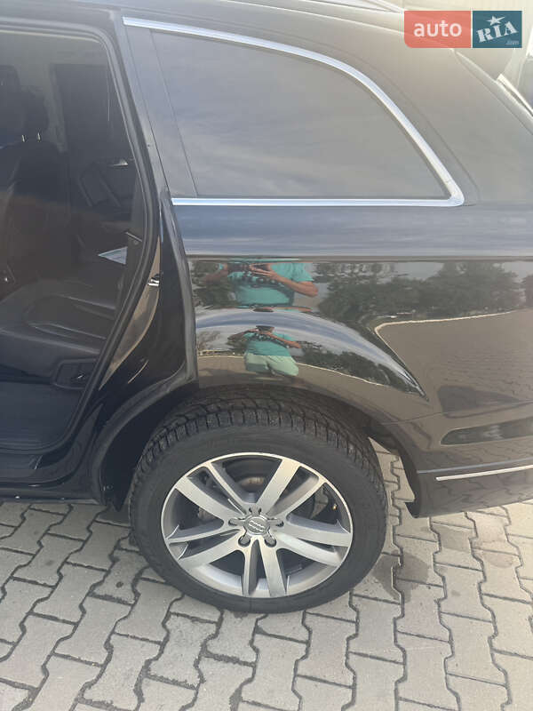 Внедорожник / Кроссовер Audi Q7 2013 в Луцке