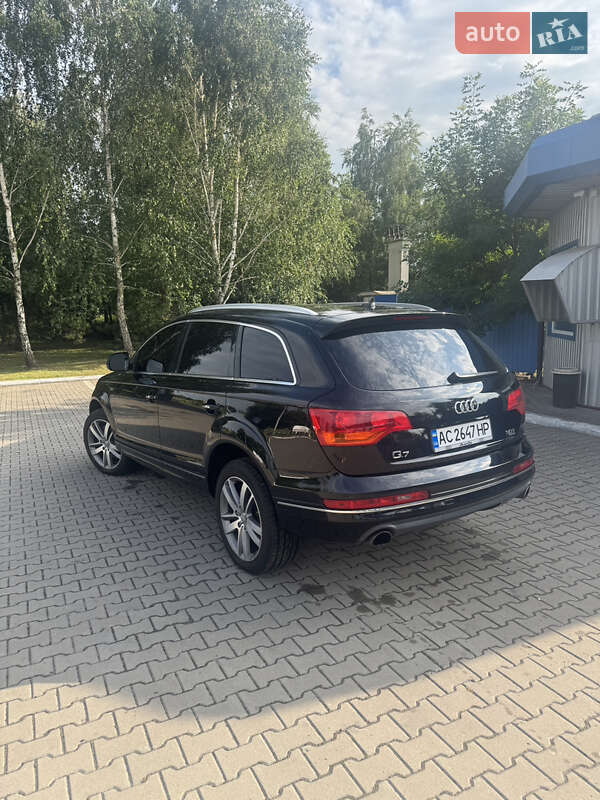 Внедорожник / Кроссовер Audi Q7 2013 в Луцке