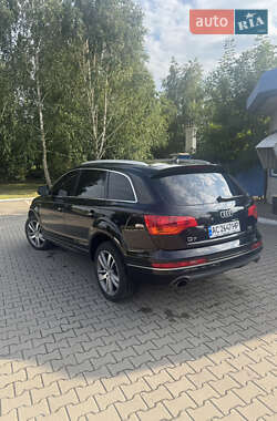 Позашляховик / Кросовер Audi Q7 2013 в 