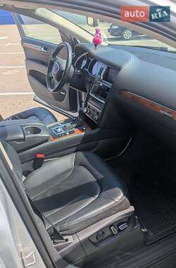 Позашляховик / Кросовер Audi Q7 2014 в 