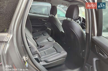 Позашляховик / Кросовер Audi Q7 2020 в 