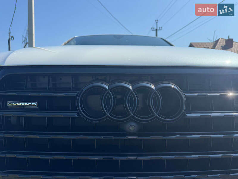 Позашляховик / Кросовер Audi Q7 2016 в Луцьку