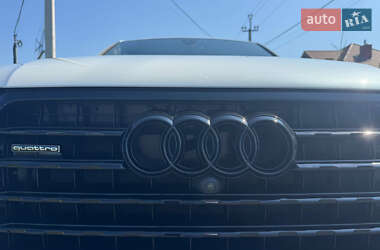 Позашляховик / Кросовер Audi Q7 2016 в 