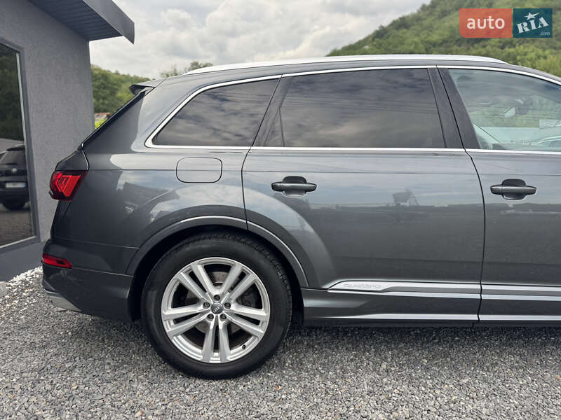 Позашляховик / Кросовер Audi Q7 2020 в Мукачевому