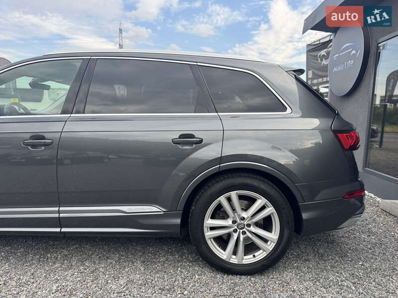 Позашляховик / Кросовер Audi Q7 2020 в Мукачевому