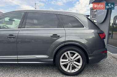 Внедорожник / Кроссовер Audi Q7 2020 в 