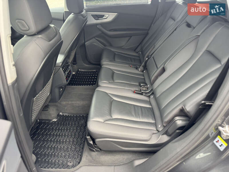 Позашляховик / Кросовер Audi Q7 2020 в Мукачевому