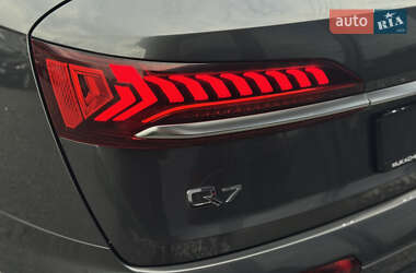 Внедорожник / Кроссовер Audi Q7 2020 в 