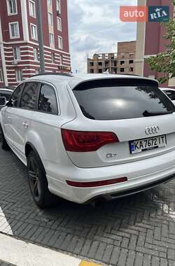 Позашляховик / Кросовер Audi Q7 2012 в 