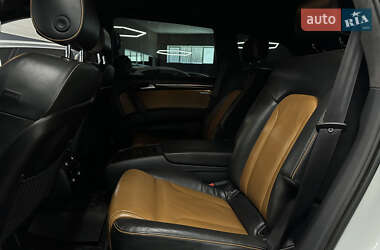 Позашляховик / Кросовер Audi Q7 2013 в 