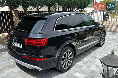 Внедорожник / Кроссовер Audi Q7 2016 в 
