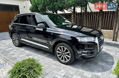Внедорожник / Кроссовер Audi Q7 2016 в 