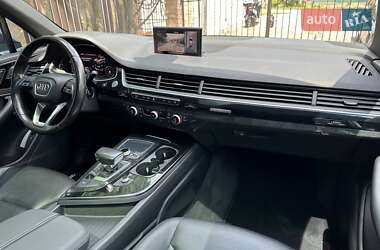 Внедорожник / Кроссовер Audi Q7 2016 в 
